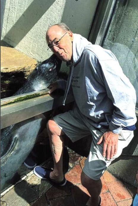 Seal Kissing Paul Sr Author Page Photo 1